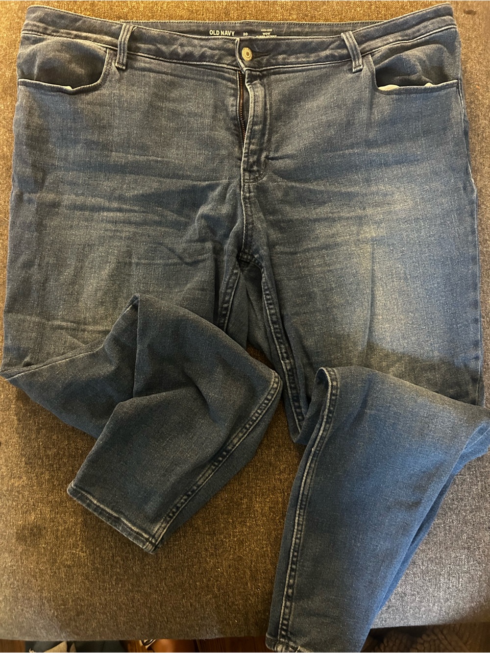 Old Navy Women's Skinny Jeans in Medium Blue Wash